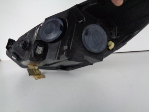 LAMPA FAR DESNA STRANA FORD FIESTA MK8 17- LAMPA FAR DESNA STRANA FORD FIESTA MK8 17-