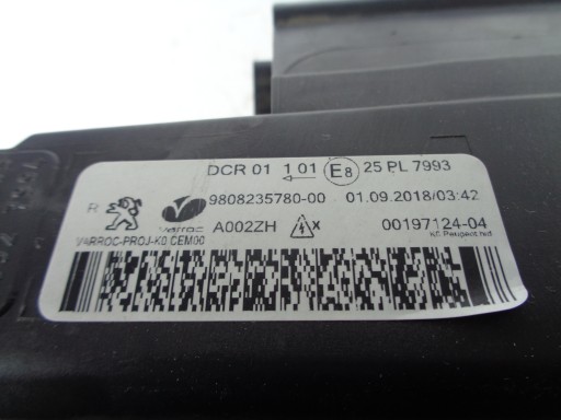 LAMPA FAR DESNA STRANA PEUGEOT EXPERT TRAVELLER 16- XENON