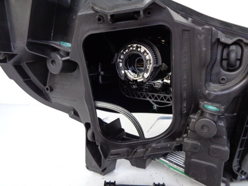 LAMPA FAR LIJEVA STRANA OPEL ZAFIRA D LIFE VIVARO C 19- XENON