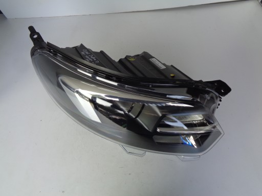 LAMPA FAR DESNA STRANA OPEL ZAFIRA D LIFE VIVARO C 19- XENON