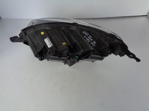 LAMPA FAR DESNA STRANA OPEL ZAFIRA D LIFE VIVARO C 19- XENON