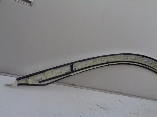 LAJSNA KROM DESNA STRANA UKRASNA PEUGEOT RCZ