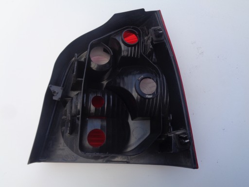 LAMPA FAR LIJEVA STRANA ZADNJA VW POLO 6Q0 02-08 LAMPA FAR LIJEVA STRANA ZADNJA VW POLO 6Q0 02-08