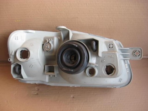 LAMPA FAR LIJEVA STRANA PREDNJA HYUNDAI ACCENT 00-02 NR 98