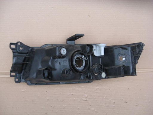LAMPA FAR DESNA STRANA PREDNJA MITSUBISHI SPACE WAGON NR151