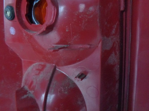 LAMPA FAR DESNA STRANA ZADNJA MAZDA PREMACY 02-