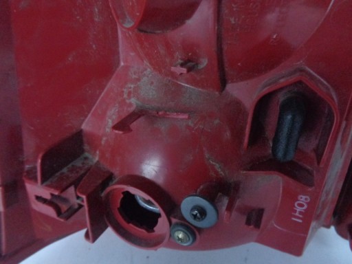 LAMPA FAR DESNA STRANA ZADNJA MAZDA PREMACY 02-