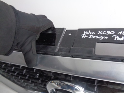MASKA VOLVO XC60 II 17- KAMERA R-DESIGN MASKA VOLVO XC60 II 17- KAMERA R-DESIGN