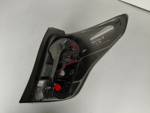 LAMPA FAR LIJEVA STRANA ZADNJA TOYOTA VERSO REDIZAJN