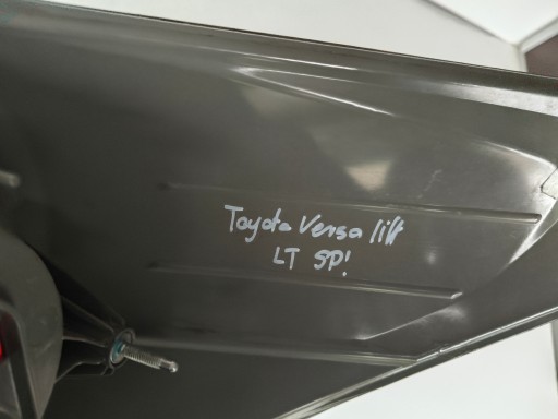LAMPA FAR LIJEVA STRANA ZADNJA TOYOTA VERSO REDIZAJN