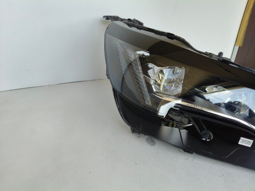 LAMPA FAR DESNA STRANA PEUGEOT 3008 5008 II 20- REDIZAJN FULL LED LAMPA FAR DESNA STRANA PEUGEOT 3008 5008 II 20- REDIZAJN FULL LED