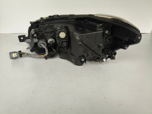 LAMPA FAR DESNA STRANA SUBARU LEVORG 14- FULL LED