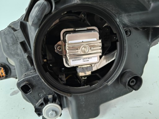 LAMPA FAR DESNA STRANA HYUNDAI IX35 13- REDIZAJN XENON LED