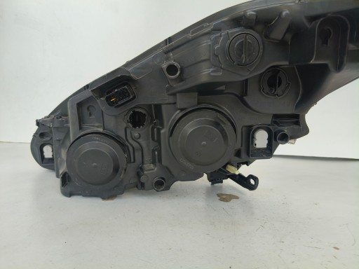 LAMPA FAR DESNA STRANA PEUGEOT 208 12-15 LAMPA FAR DESNA STRANA PEUGEOT 208 12-15