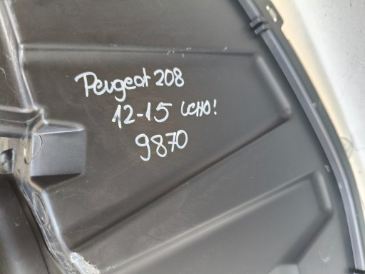 LAMPA FAR DESNA STRANA PEUGEOT 208 12-15 LAMPA FAR DESNA STRANA PEUGEOT 208 12-15