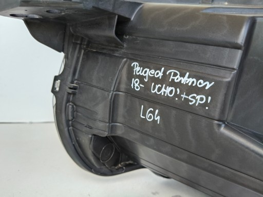 LAMPA FAR DESNA STRANA PEUGEOT PARTNER IV 18-