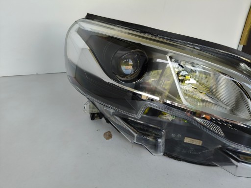 LAMPA FAR DESNA STRANA PEUGEOT EXPERT TRAVELLER 16- XENON