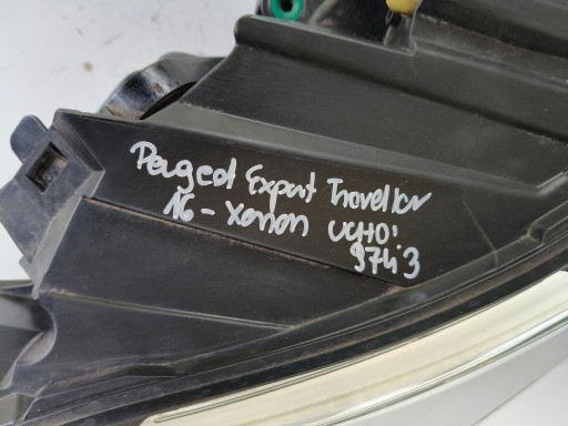 LAMPA FAR DESNA STRANA PEUGEOT EXPERT TRAVELLER 16- XENON