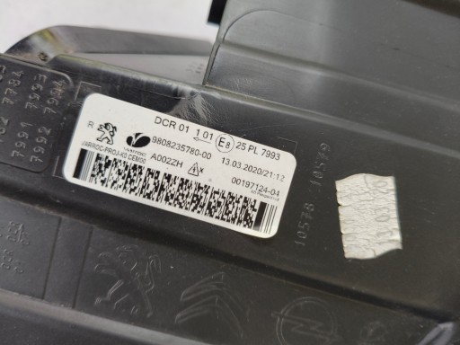 LAMPA FAR DESNA STRANA PEUGEOT EXPERT TRAVELLER 16- XENON