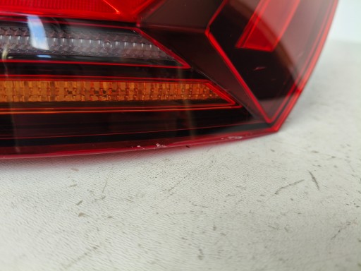 LAMPA FAR DESNA STRANA ZADNJA VW TOUAREG III 760 18- LED LAMPA FAR DESNA STRANA ZADNJA VW TOUAREG III 760 18- LED