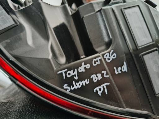 LAMPA FAR DESNA STRANA ZADNJA TOYOTA GT86 II SUBARU BRZ 21- REDIZAJN LED