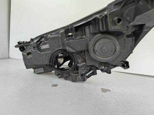 LAMPA FAR DESNA STRANA FORD GALAXY MK4 15- LED