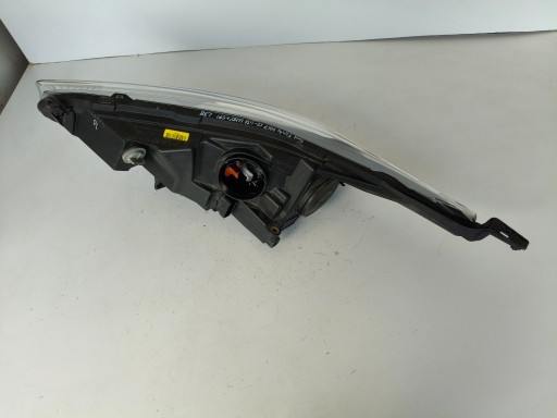 LAMPA FAR DESNA STRANA FORD FIESTA MK7 12- REDIZAJN LAMPA FAR DESNA STRANA FORD FIESTA MK7 12- REDIZAJN