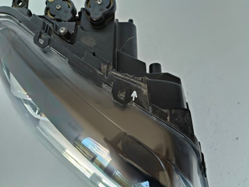 LAMPA FAR DESNA STRANA VW AMAROK 2H 2H0 16- REDIZAJN XENON LED LAMPA FAR DESNA STRANA VW AMAROK 2H 2H0 16- REDIZAJN XENON LED