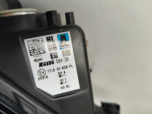 LAMPA FAR DESNA STRANA TOYOTA AYGO X 22-