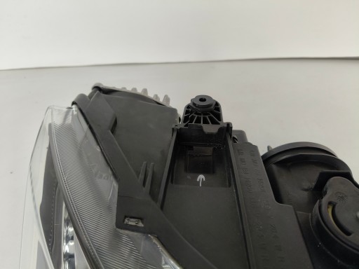 LAMPA FAR DESNA STRANA SEAT ATECA 575 16- FULL LED