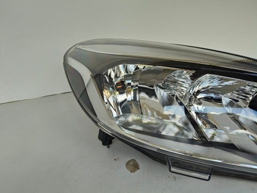 LAMPA FAR DESNA STRANA FORD FIESTA MK8 17- LAMPA FAR DESNA STRANA FORD FIESTA MK8 17-