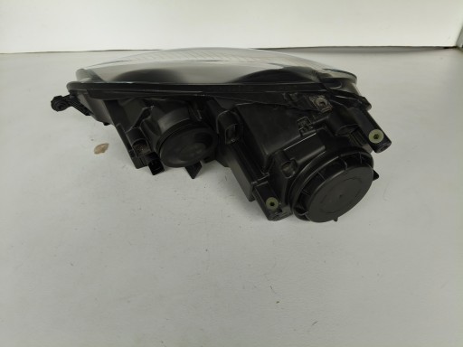 LAMPA FAR DESNA STRANA VW GOLF V 5 1K 1K0 03- CRNA