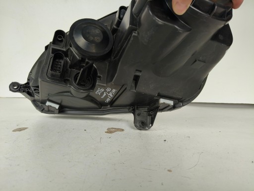 LAMPA FAR DESNA STRANA VW GOLF V 5 1K 1K0 03- CRNA
