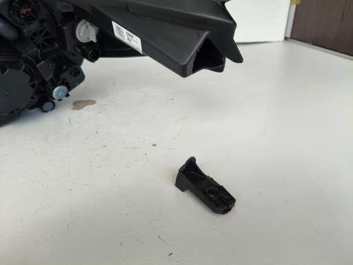 LAMPA FAR DESNA STRANA KIA PICANTO III 17-