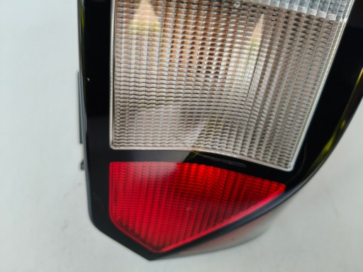 LAMPA FAR DESNA STRANA ZADNJA VW CADDY 2K7 20-