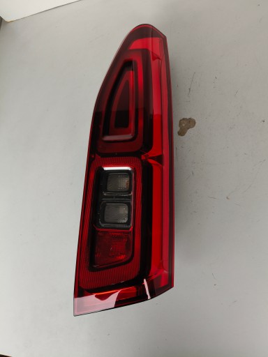 LAMPA FAR DESNA STRANA ZADNJA CITROEN BERLINGO IV 18- RIFTER LED ISPOD GEPEKA