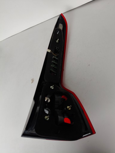 LAMPA FAR LIJEVA STRANA ZADNJA VOLVO V50 REDIZAJN LED