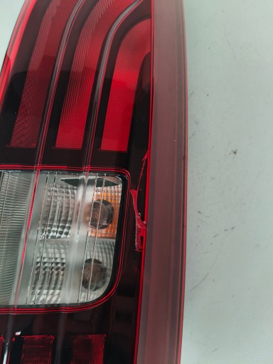 LAMPA FAR DESNA STRANA ZADNJA CITROEN BERLINGO IV 18- PEUGEOT PARTNER ISPOD GEPEKA