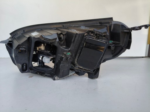 LAMPA FAR DESNA STRANA OPEL VIVARO C ZAFIRA D 19- XENON