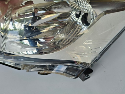 LAMPA FAR LIJEVA STRANA TOYOTA VERSO 13- REDIZAJN