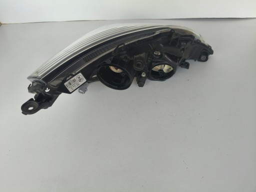 LAMPA FAR LIJEVA STRANA TOYOTA VERSO 13- REDIZAJN
