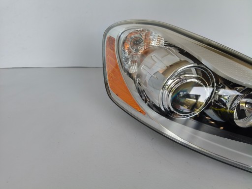 LAMPA FAR DESNA STRANA VOLVO XC60 08- XENON ZAKRETNI
