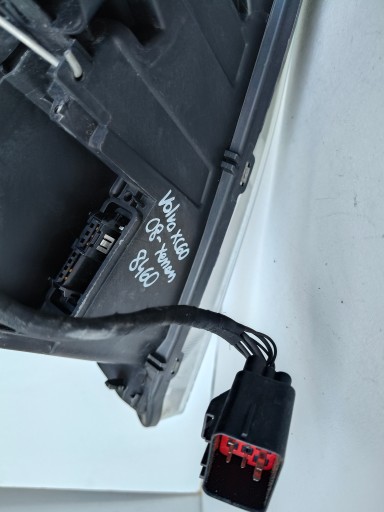 LAMPA FAR DESNA STRANA VOLVO XC60 08- XENON ZAKRETNI