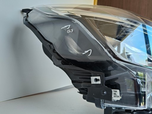 LAMPA FAR DESNA STRANA SUZUKI SX4 S-CROSS 22- FULL LED LAMPA FAR DESNA STRANA SUZUKI SX4 S-CROSS 22- FULL LED