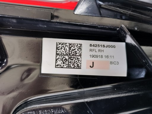 LAMPA FAR DESNA STRANA ZADNJA W GEPEKA SUBARU FORESTER V 19-