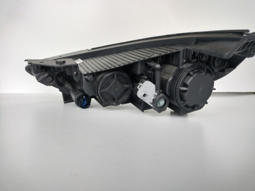 LAMPA FAR DESNA STRANA HYUNDAI IONIQ 17- LAMPA FAR DESNA STRANA HYUNDAI IONIQ 17-