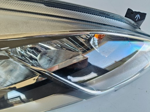 LAMPA FAR DESNA STRANA FORD FIESTA MK8 17- LAMPA FAR DESNA STRANA FORD FIESTA MK8 17-