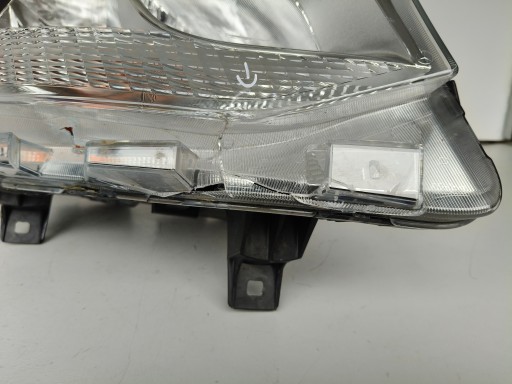 LAMPA FAR DESNA STRANA MERCEDES SPRINTER W910 18-