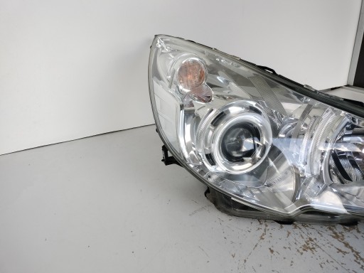 LAMPA FAR DESNA STRANA SUBARU LEGACY OUTBACK 09- XENON