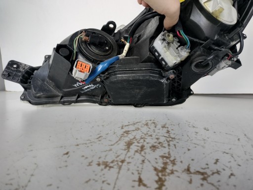 LAMPA FAR DESNA STRANA SUBARU LEGACY OUTBACK 09- XENON